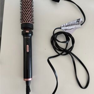 Wavytalk Thermal Brush – 1.5” Heated Round Brush